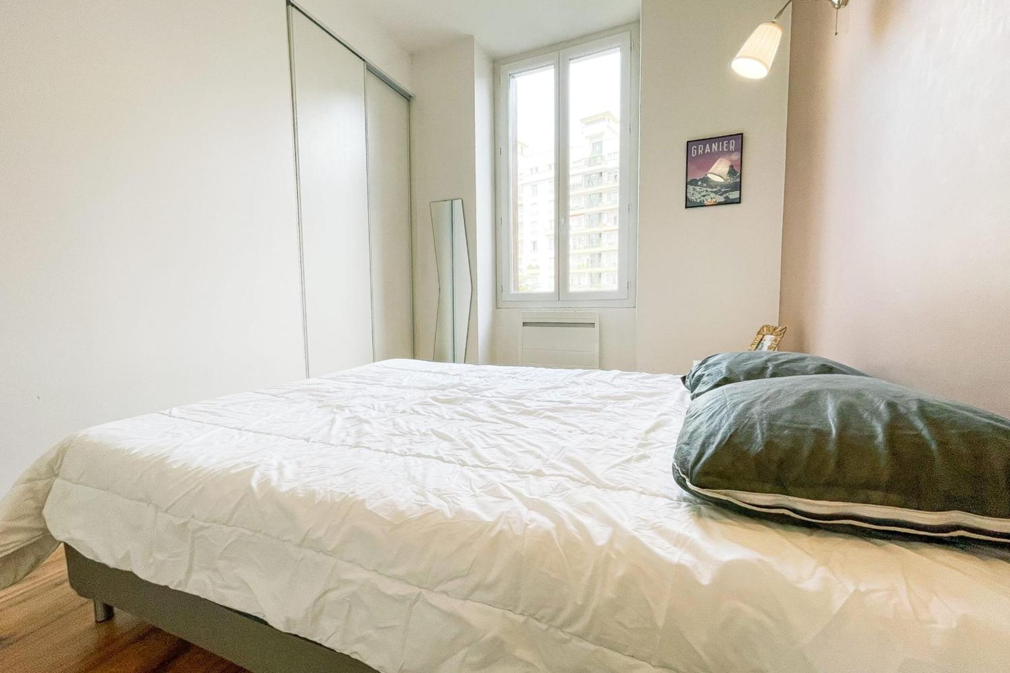 Апартаменты #G3 The Authentic T2 Downtown Balcony Tramway Гренобль Экстерьер фото